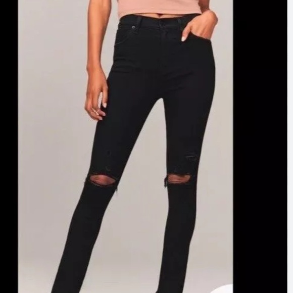 A&F Ultra High Rise Distressed Mom Jean - Picture 4 of 8